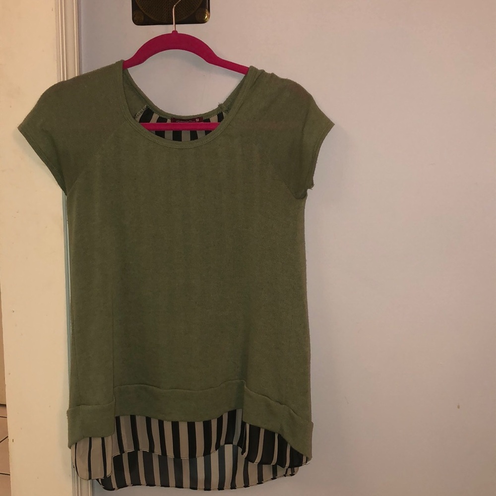 Silvergate tee, moss green with striped liner, slit in back 15” p/p